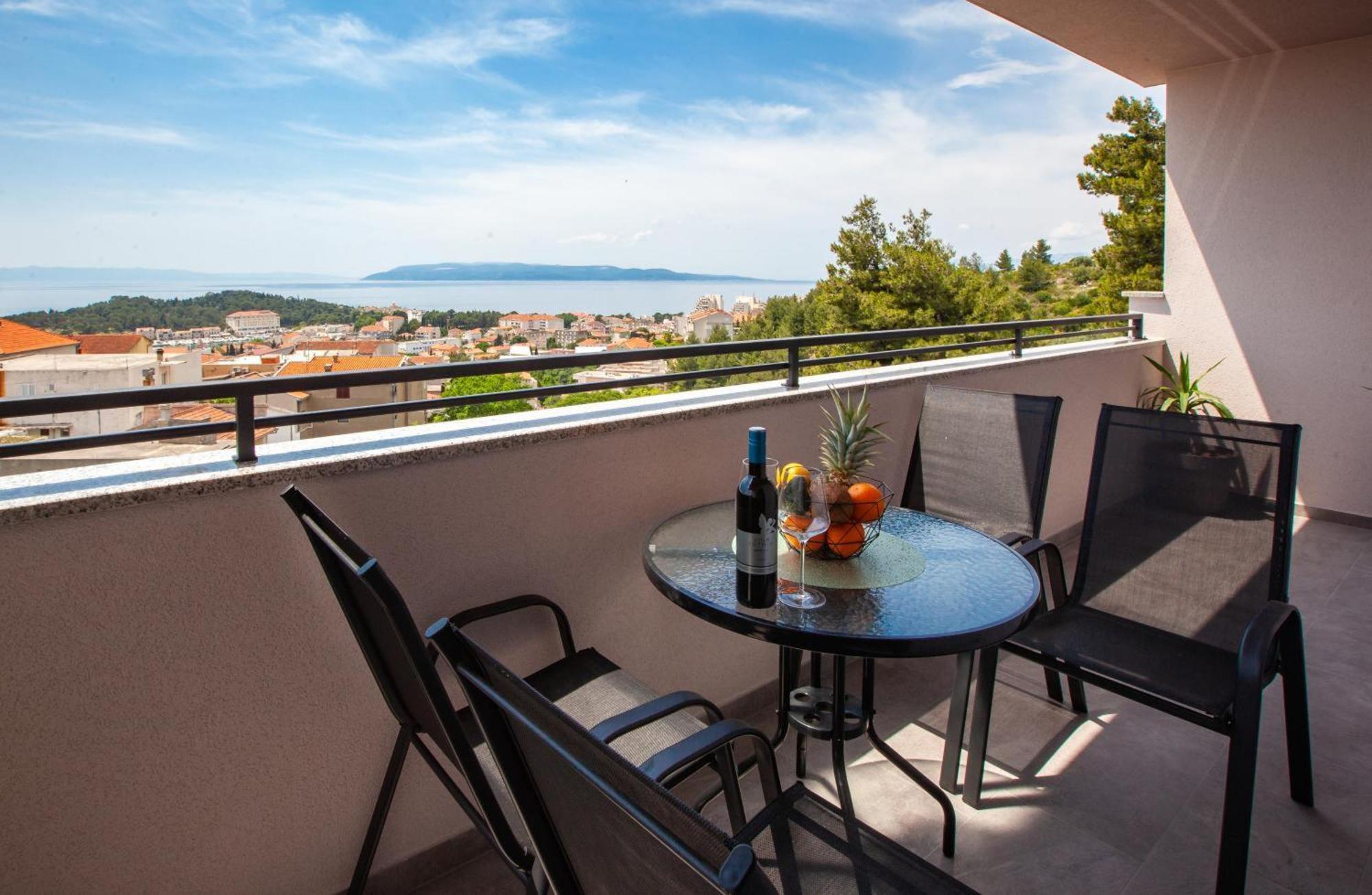 Bella Figura Ii * Makarska